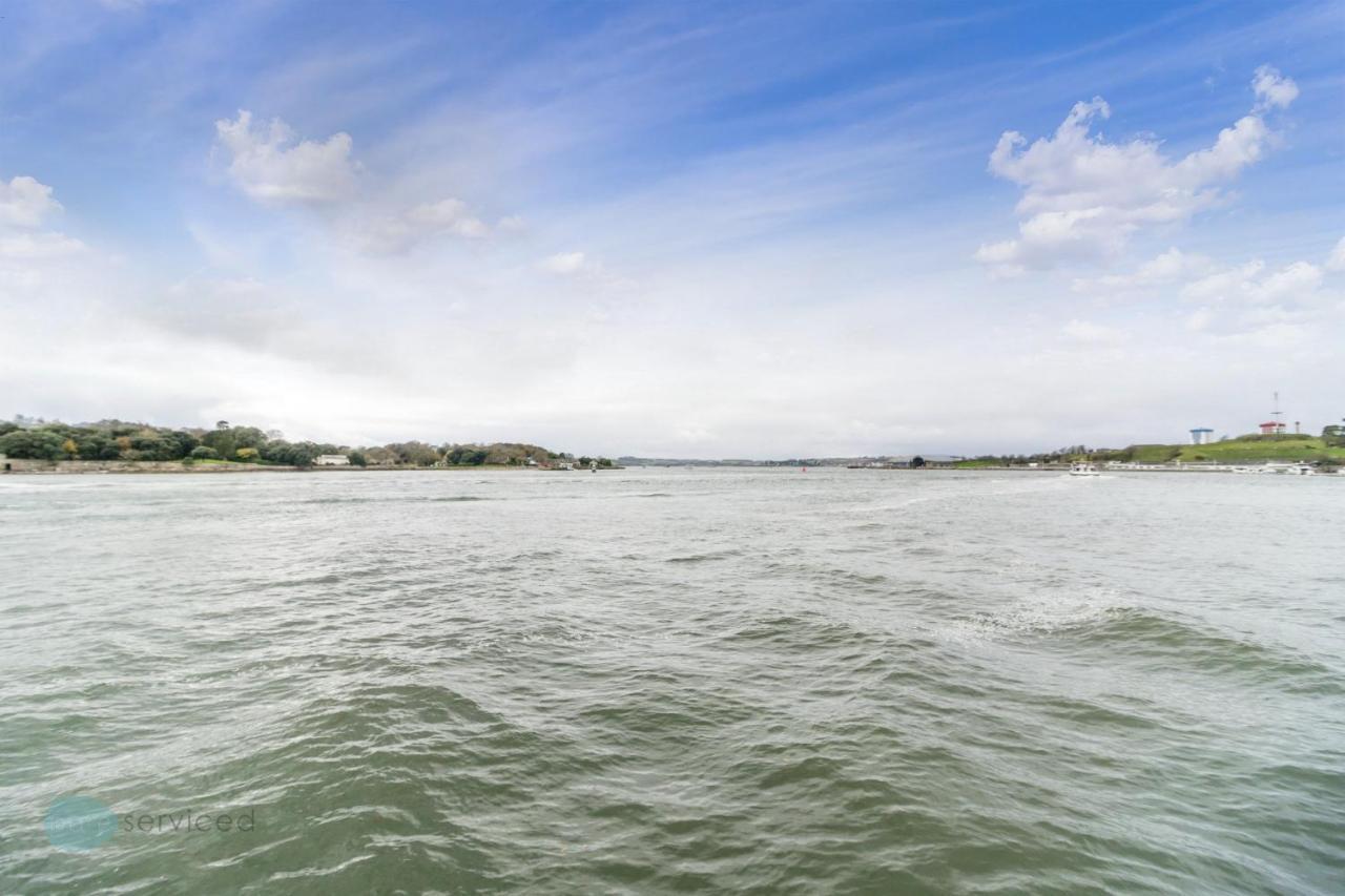 2 Bed- Edgcumbe View By Pureserviced Apartment พลีมัธ ภายนอก รูปภาพ